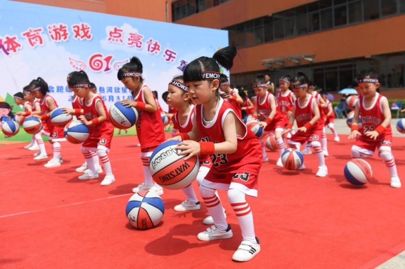 近15年谷歌每年搜索量最高球员：C罗10次断崖领先，梅西仅1次